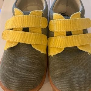 Livie and Luca nwot boys tennis shoes